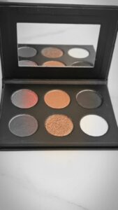 Eyeshadow palette 6 colors